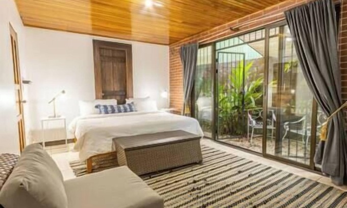 La Fortuna House | Tikita family house in La Fortuna downtown