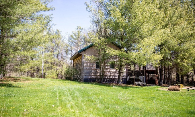 Old Washington Cabin | Timberline Cabins - The Richmond Cabin - Hot tub, Pets, WiFi, Fireplace
