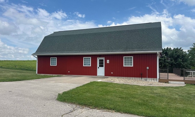 Dyersville House | Timberside - A Getaway for the Whole Group