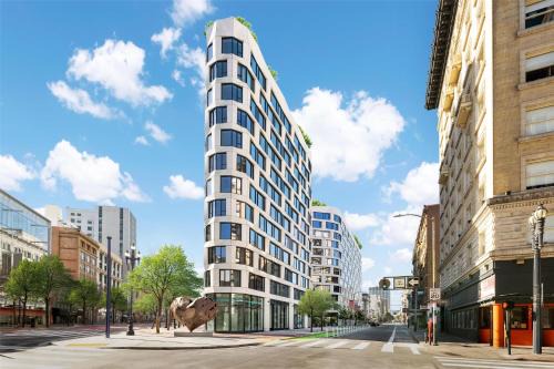 Tenderloin Hotel | Timbri Hotel San Francisco, Curio Collection by Hilton