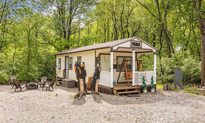 Mulberry Grove Cabin | Tiny Cabin in the Woods - Firepit - just off I-70 - Pets Welcome!