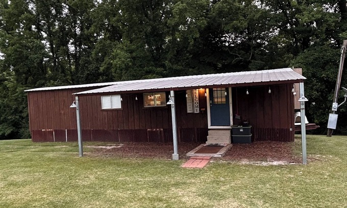 Florien Cabin | Tiny cabin in the country