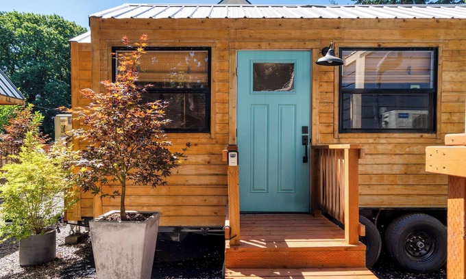 Hosford-Abernethy Apartment | Tiny Farmhouse - Walk to Local Shops & Restaurants