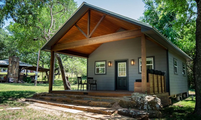 Canyon Lake Apartment | Tiny Home in Canyon Lake 5 mins to Lake & River, Prime Area, Pet Friendly