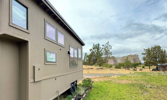 Terrebonne House | Tiny home perfect base camp for Smith Rock State Park & Deschutes Co.