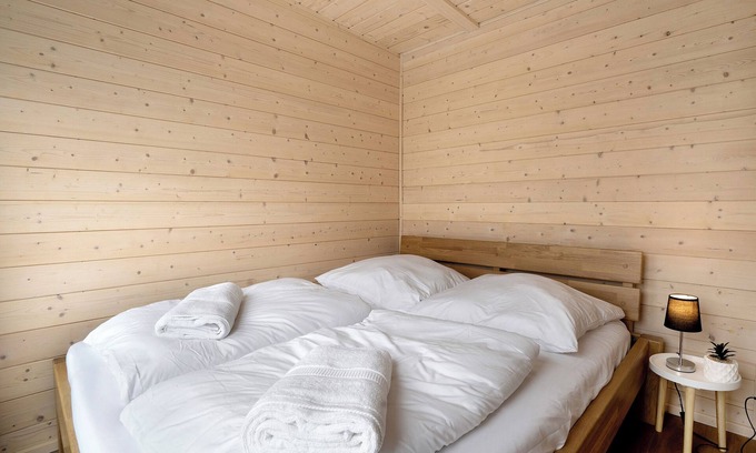 Lichterfeld-Schacksdorf Apartment | Tiny House ‘André’ with lake view from the terrace, sauna, access to the lake