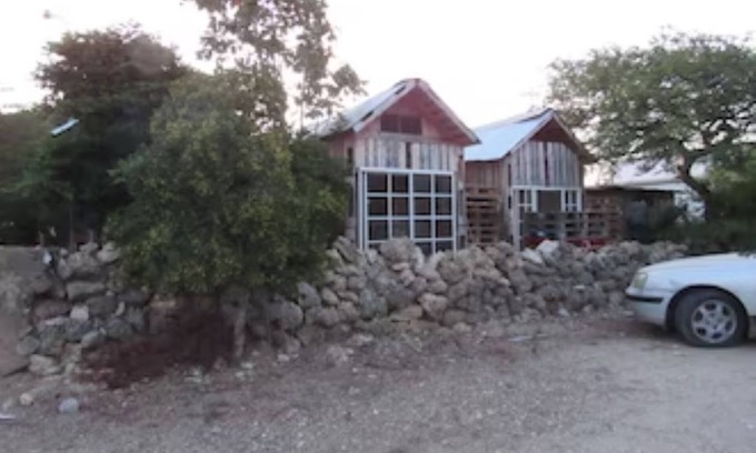 Oranjestad-West Cabin | Tiny House Cabins 4n