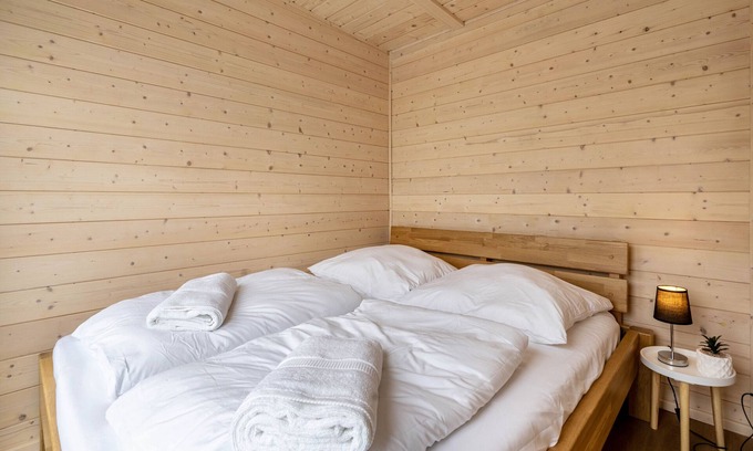 Lichterfeld-Schacksdorf Apartment | Tiny House ‘Ditmar’ with direct lake view, terrace, sauna and direct access to the lake