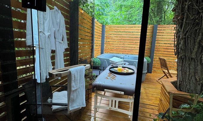 Rossville Apartment | Tiny tree house