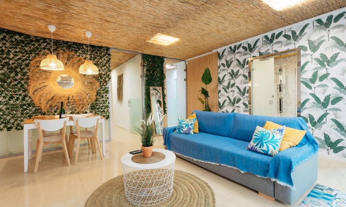 Eixample Apartment | Tiny Valencia Gem : 2BR : Relax & Chill : Mediterranean : Central
