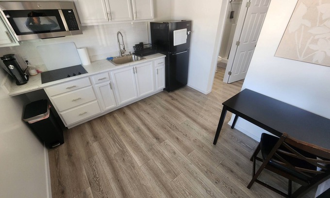 Odessa Apartment | Tinyhouse with AC and laundry area. Near Ector County Coliseum