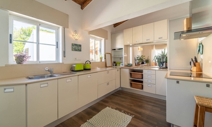 Abris House | Tip! Private vacation home in an exclusive location! Rest assured!