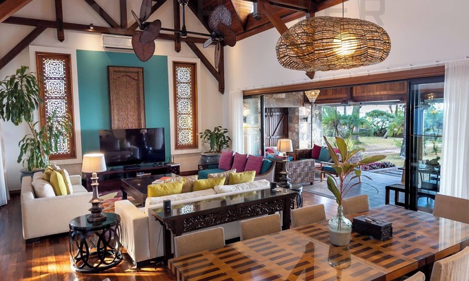 Poste Lafayette Villa | Tisan: Opulent beach villa with private pool