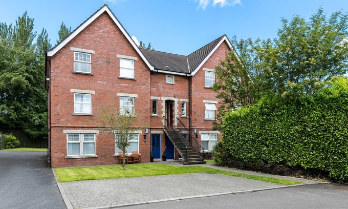 Belfast Apartment | Titanic view luxury apartment Belfast in the leafy castle view area of Belfast