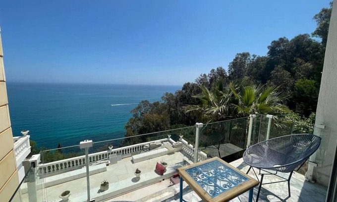 Sidi Bou Said Apartment | Le paradis bleu Luxueux duplex avec vue mer