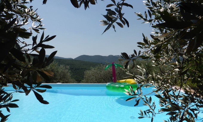 Acqua Loreto House | Todi - holiday home in hillside situation with pool, superb view to Valley Tiber