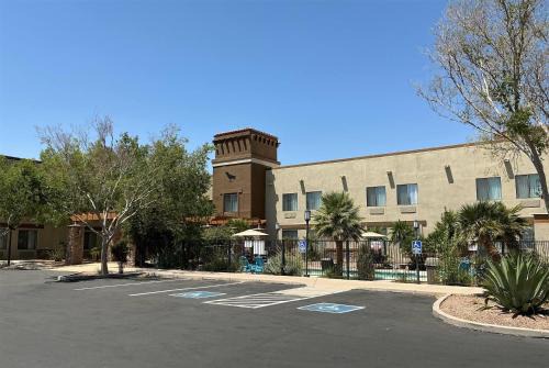 Tombstone Hotel | Tombstone Grand Hotel, a Baymont by Wyndham