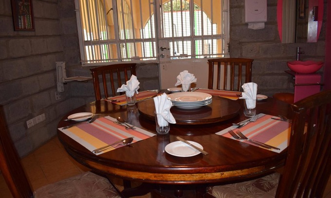 Syokimau House | Tommy's Lounge