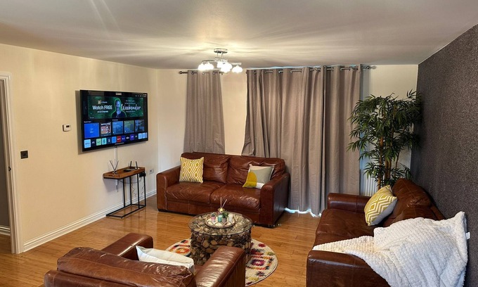 Burnt Oak Apartment | Tony's Court is a beautifully furnished 2 bedrooms apartment with 1 ensuite room