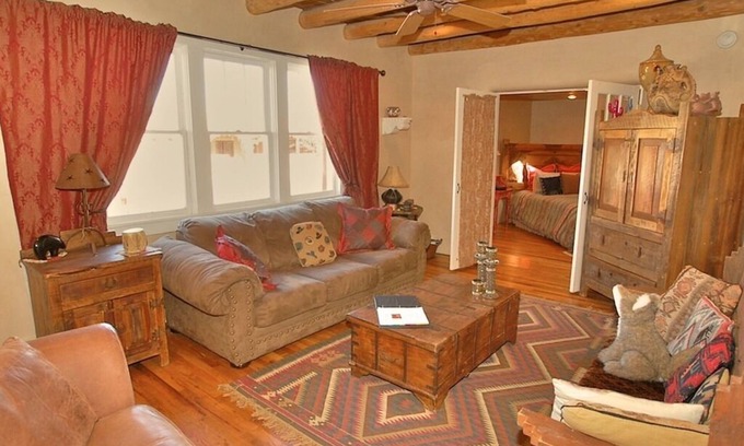 Downtown Santa Fe House | Tony's Place - 2 bdrm, 2 bath, pull out sofa