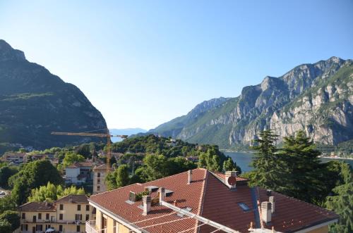 Malgrate Apartment | Top Floor Apartment 5 minutes walk to lake