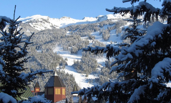 Village North House | Top Floor Views of Blackcomb Mountain, Short Walk to Gondolas