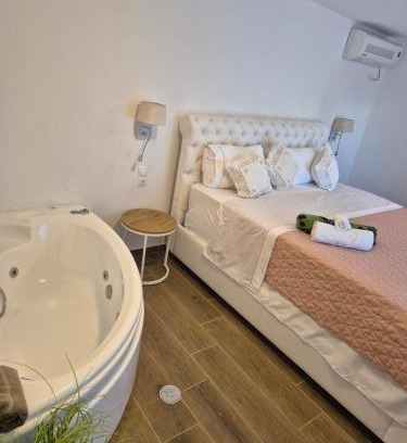 Kropia House | Top hill Gardens- Jacuzzi-7m from Airport