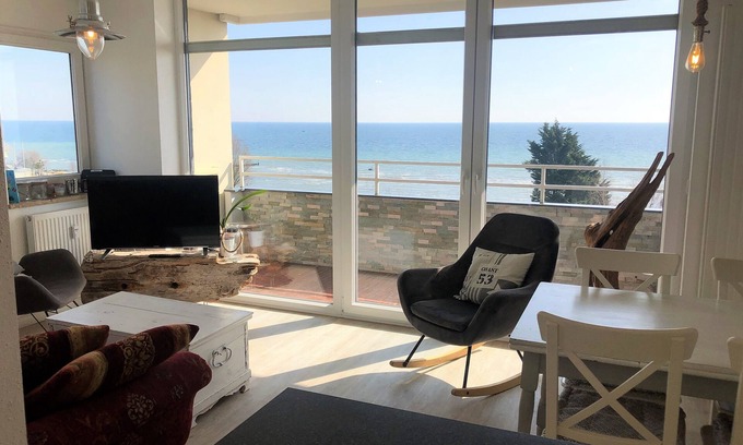 Grossenbrode Apartment | Top modern apartment with direct sea view