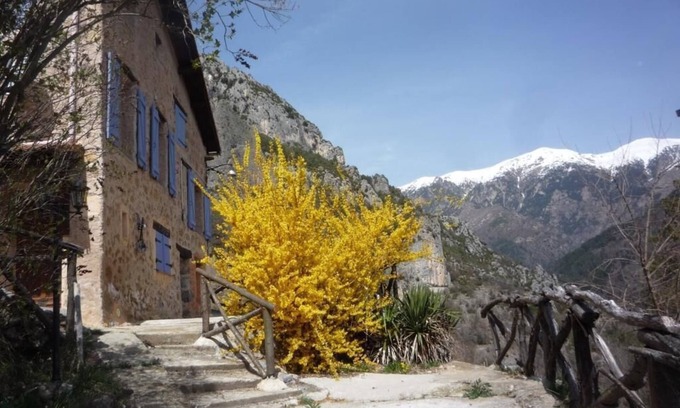 Roquebilliere Apartment | Top quiet house facing the peaks of the Mercantour in part except