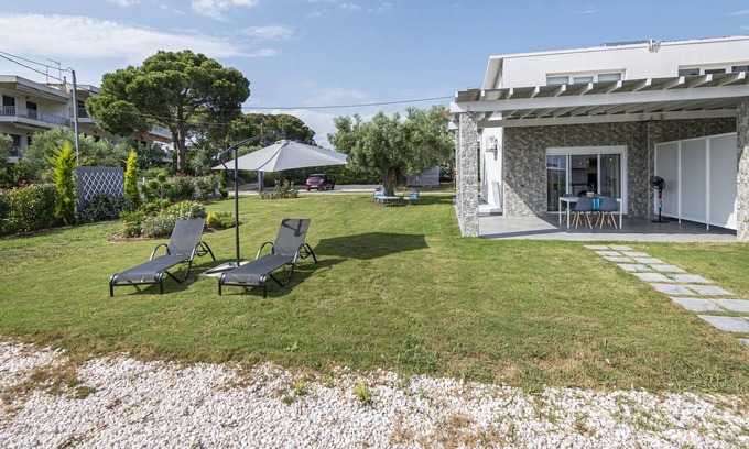 Gerakini House | Topos Maisonette Left by Travel Pro Services