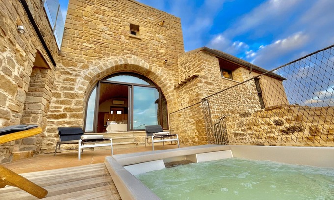 Els Plans de Sio Villa | Torre Medieval de Queralt