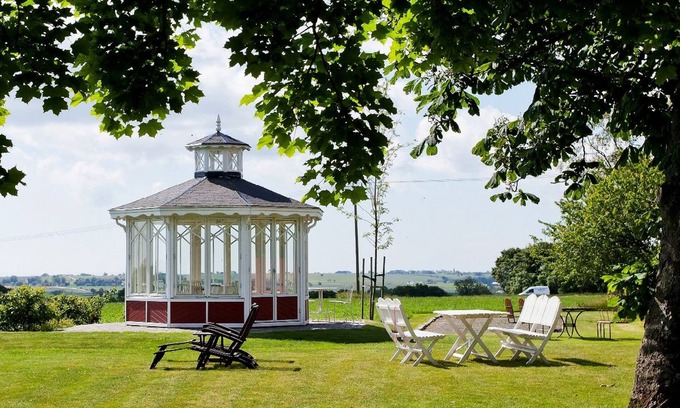 Simrishamn Bed & Breakfast | Torsborgs Gård