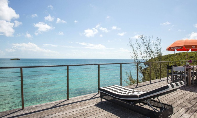 Savannah Sound House | Touch of Class Estate: A Beachfront Estate on the Warm Calm Caribbean