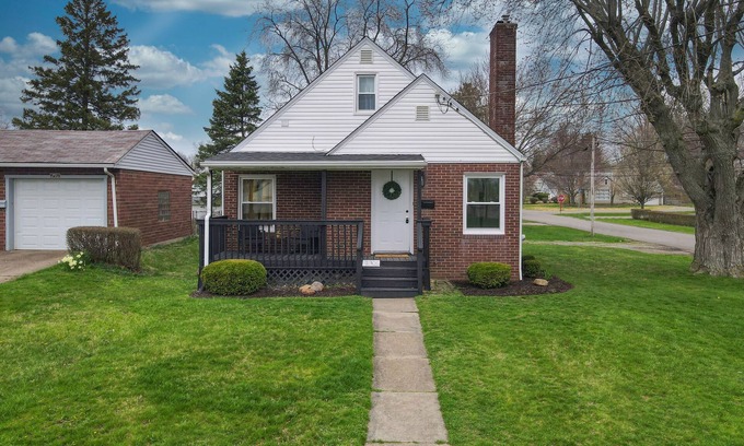 Canton House | Touchdown Bungalow: Charming HOF Village Home