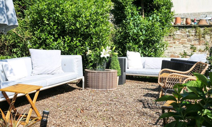 Bodmin House | Towerhill-a stunning 15th century property in Bodmin, newly renovated, sleeps 10