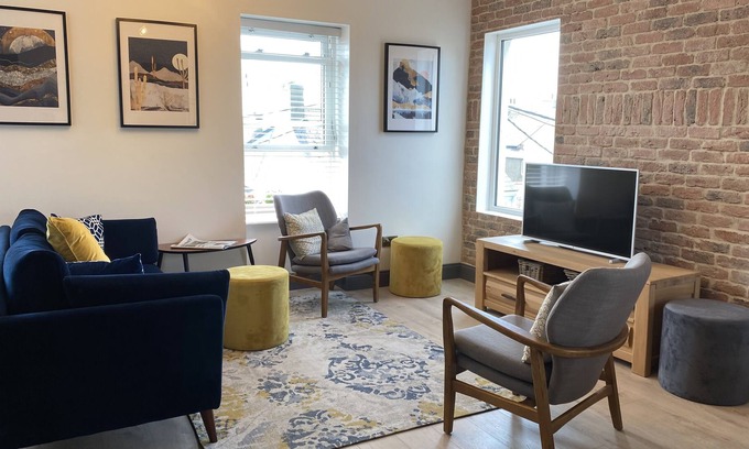 Dungarvan Apartment | Town centre location, at the start of the Waterford Greenway with a harbour view