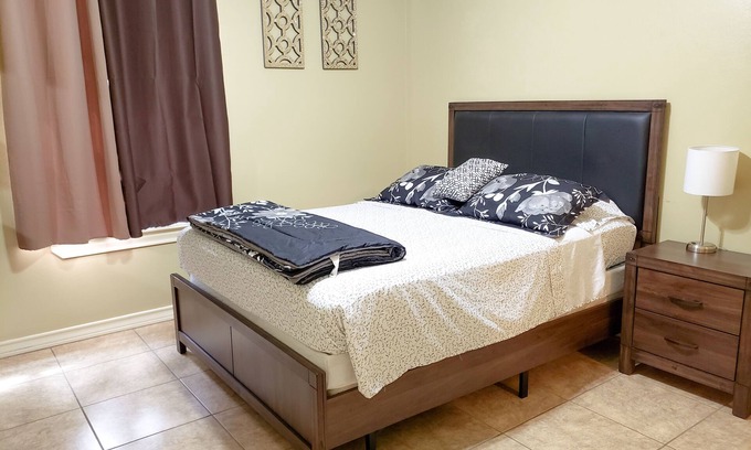 Edinburg House | Town home in a gated community!Spacious 1100sqft