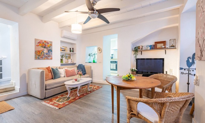 Soller House | Town house with flair and mountain view – Casa La Bonita