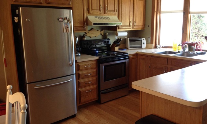 Bristol House | Townhome For Rent At Beautiful Newfound Lake NH (Bristol, NH)