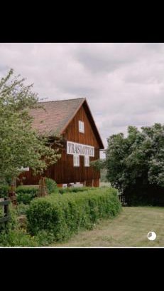 Arbra House | Träslottets härbre