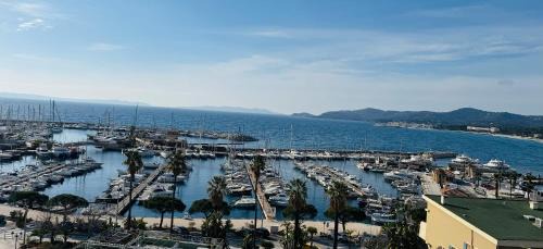 Le Lavandou Apartment | Très bel appartement T3 dernier étage vue mer