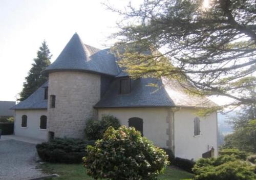 Ussel Villa | Très grande maison de caractère - 15 personnes rénovée