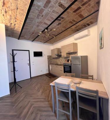 Fondi Apartment | Tra mura e vicoli - Alloggio turistico