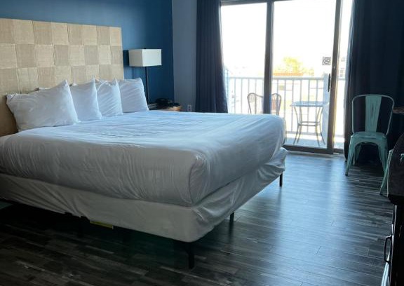 Rockland Apartment | Trade Winds on the Bay