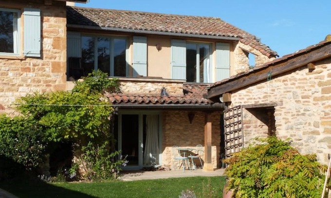 Charnay House | Traditional Beaujolais farmhouse with Private Pool - sleeps 8