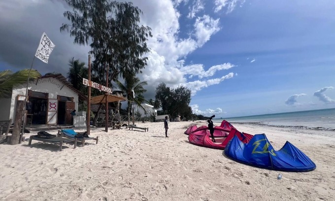 Tunguu House | Traditional Charming 4-bedroom house in Zanzibar with WiFi and garden