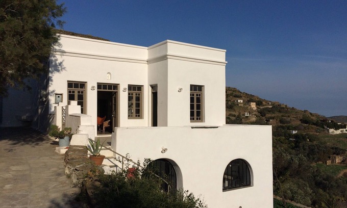 Smardakito House | Traditional house in Tinos. spectacular view of the valley. 15 minutes from the port.