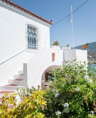 Poros Apartment | Traditional House under the Clock Tower with Sweet View