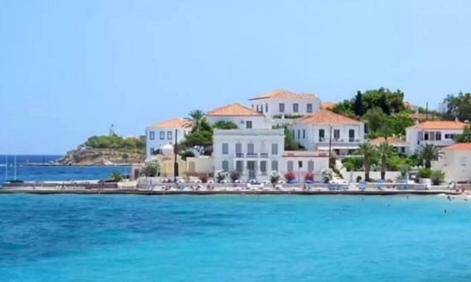 Spetses Apartment | TRADITIONAL OLD MANSION IN THE ISLAND OF SPETSES, WITH SEA VIEW.
