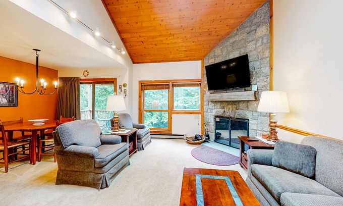 Central Vermont- Killington Condo | Trail Creek 31 | Walk-to-lift condo in Killington with pool, hot tub, gym, sauna
